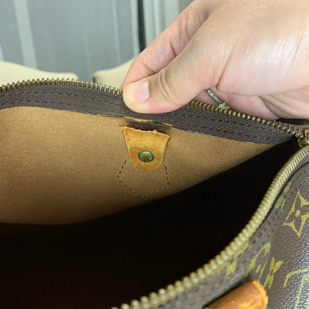 Authentic Louis Vuitton Speedy 30 in Mono - Picture 13 of 17